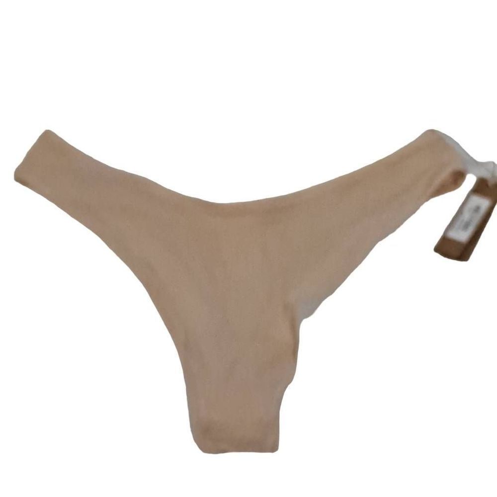‎SKIMS thong panty NWT